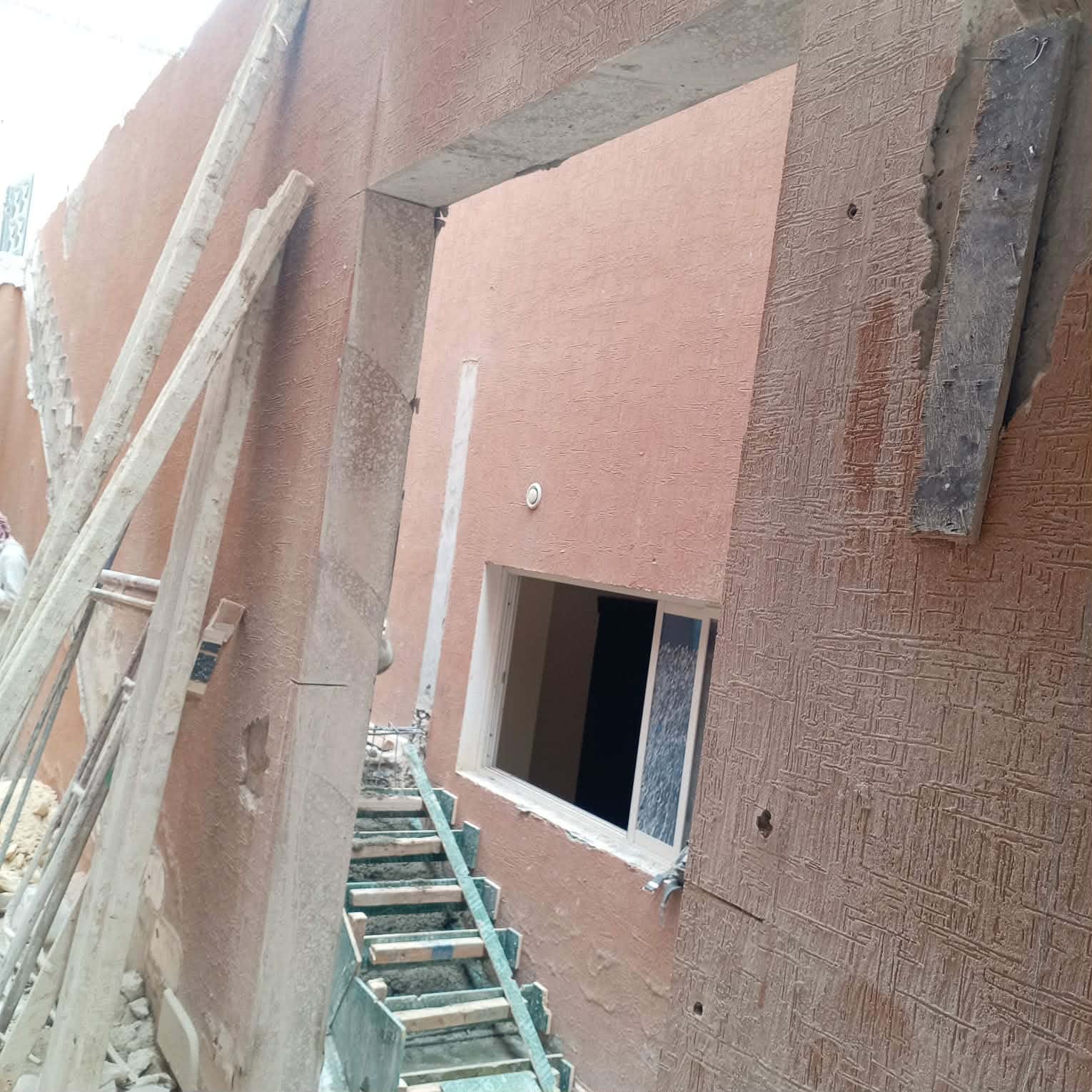 تخريم الخرسانة بالكور (Core Drilling)